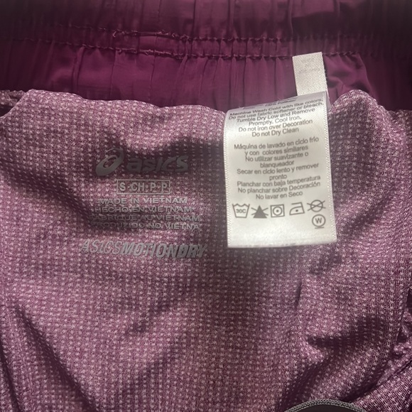 ASICS Running Shorts - Picture 6 of 6